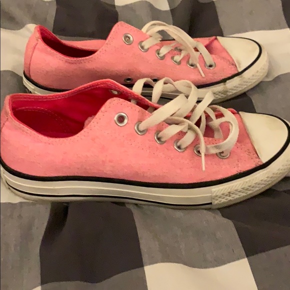 Womens size 7 pink converse - Picture 4 of 5